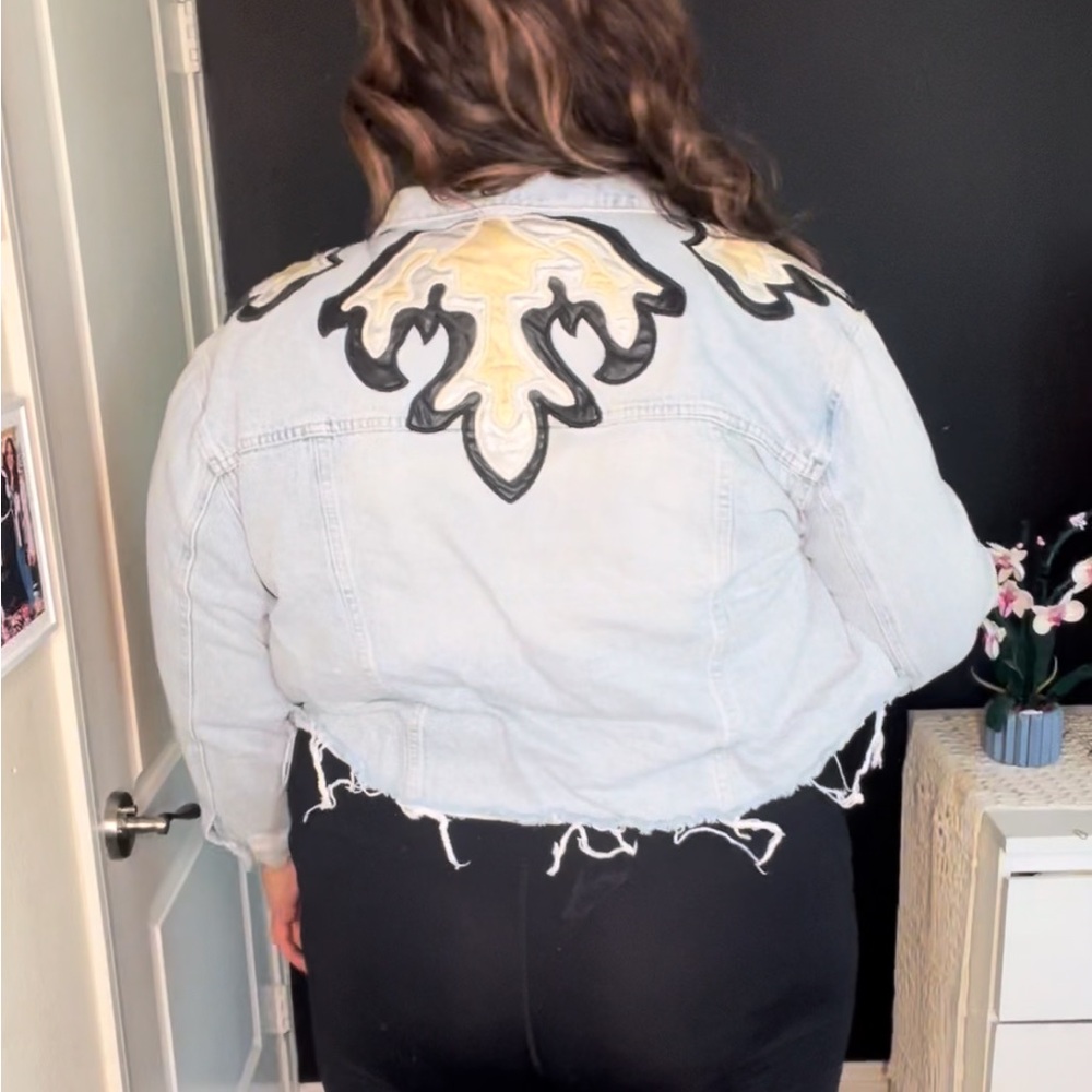 Western Denim Jacket - image 5